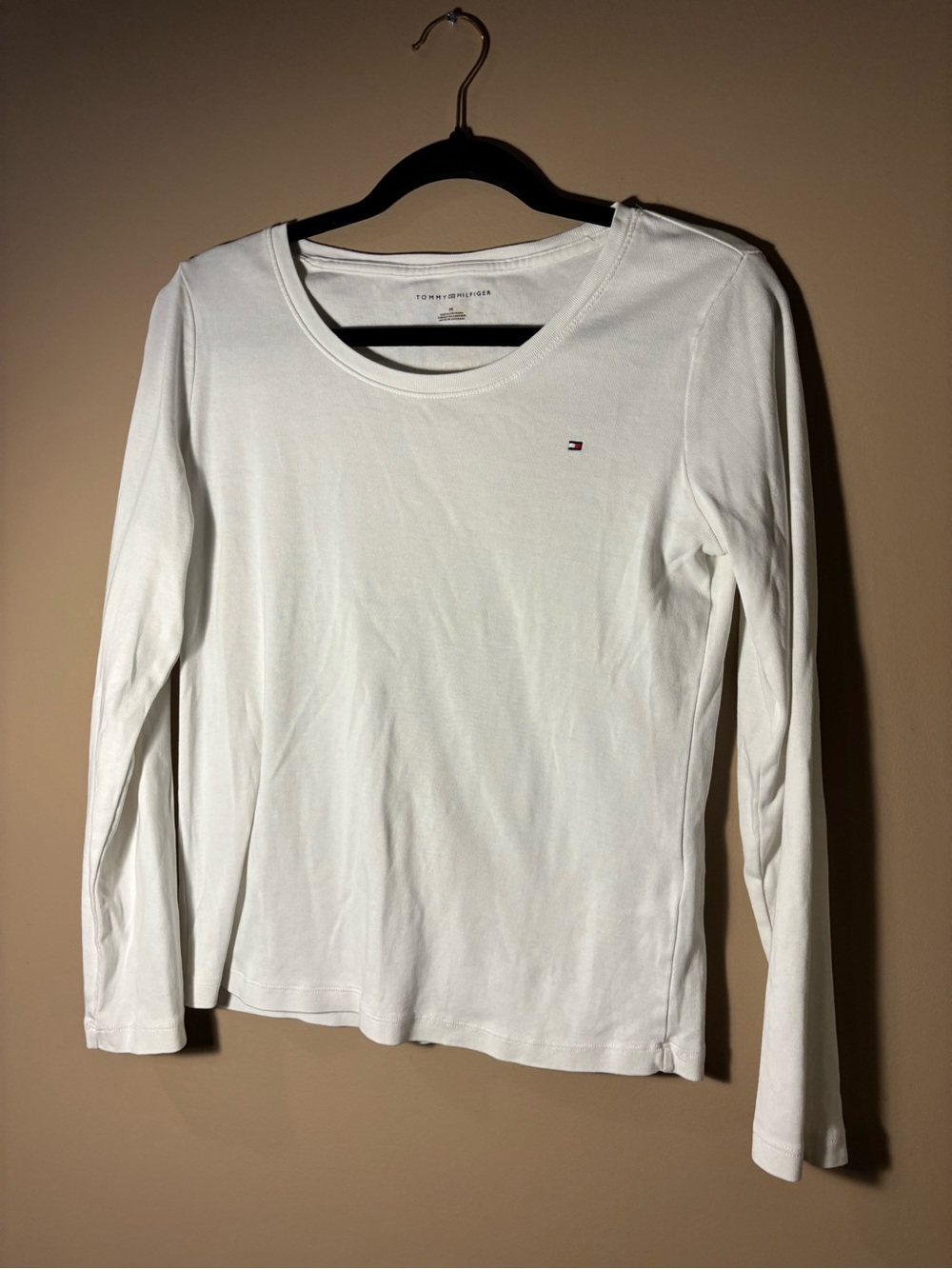 Tommy Hilfiger Women’s White Long-Sleeve Crewneck Tee with Small Flag Logo